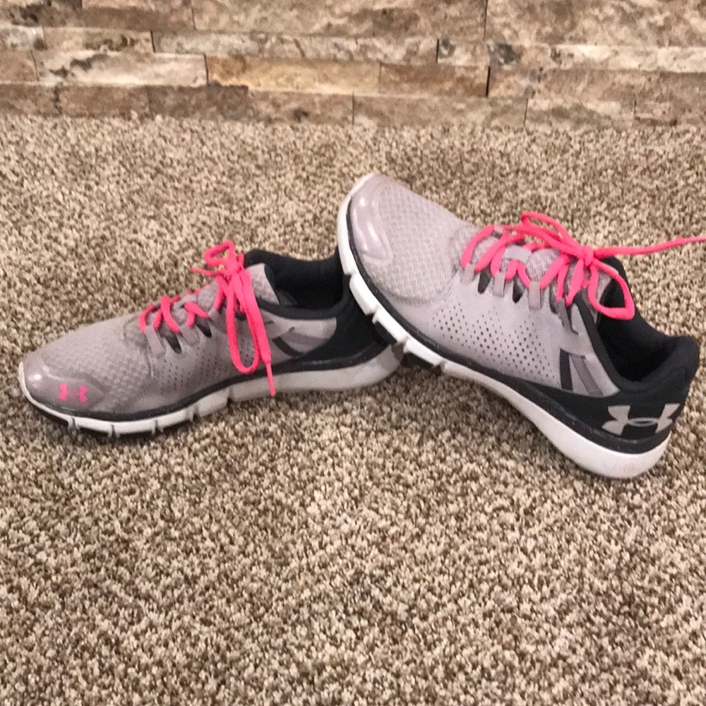 Under Armour Sneakers